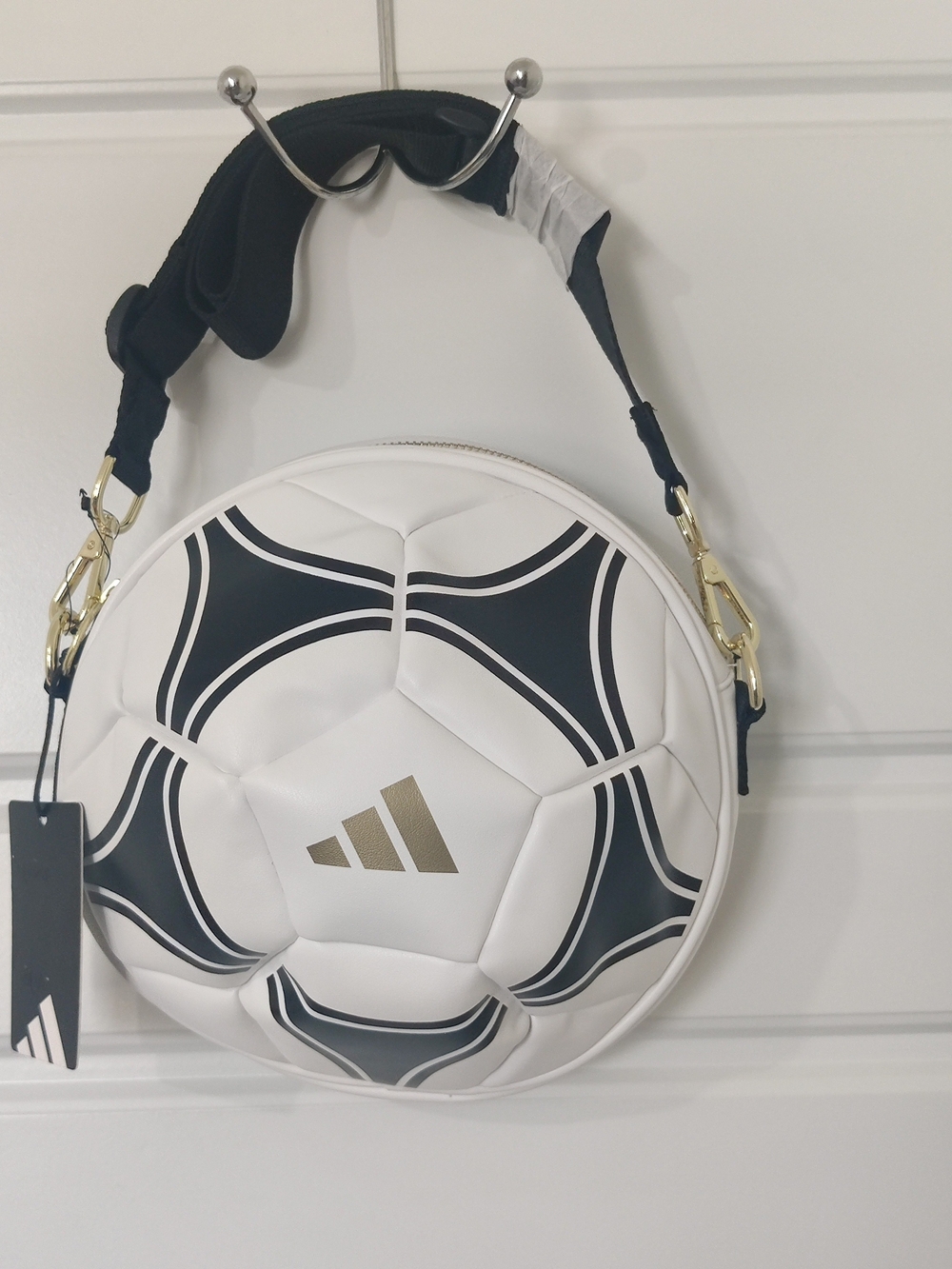 Women's adidas Adjustable Strap Soccer Ball Crossbody Bag / JL4146 - BRAND NEW